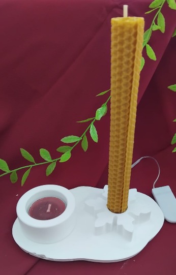 Castiçal em forma de estrela com Vela da Cera da Abelha e uma vela tealight e suporte para vela.